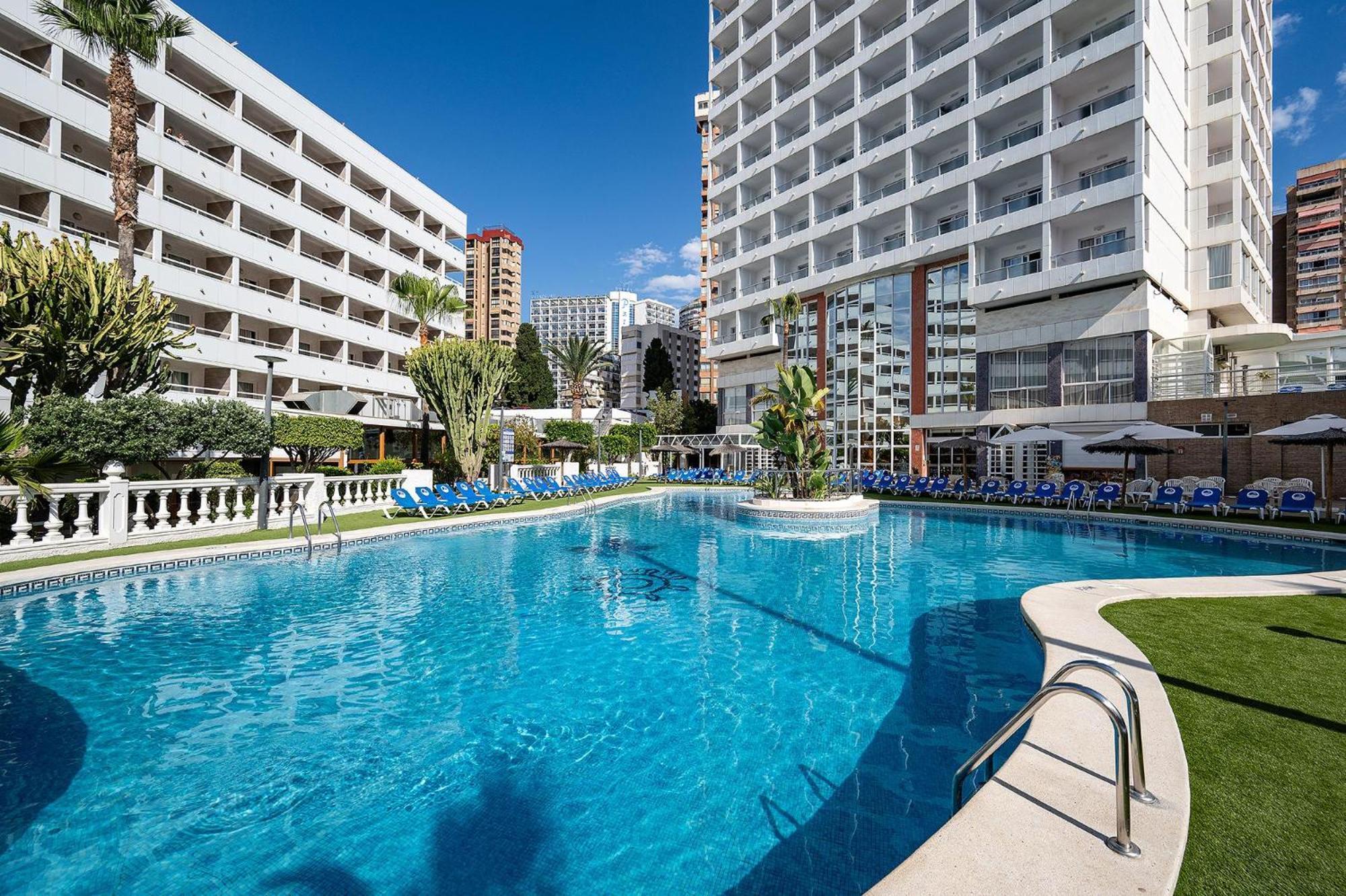 Poseidon Apartahotel 3*